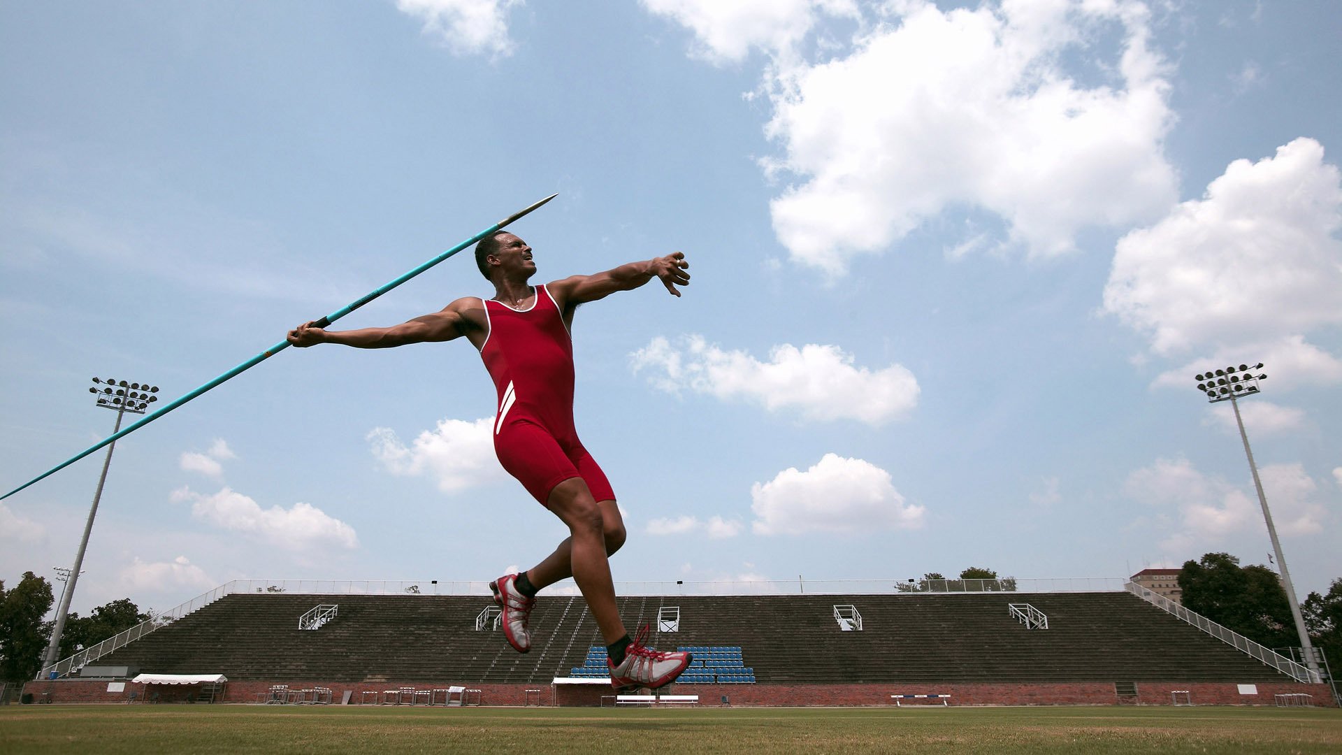 湖人之夜，戈贝尔统治内线，轻取天津的背后是体系碾压